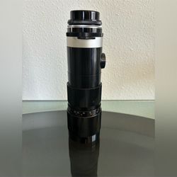 Tamarin zoom lens goes from 80 to 250 with Case