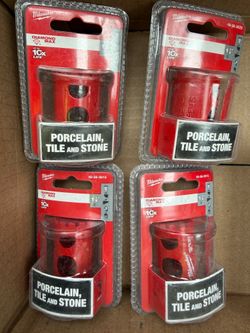 NEW Milwaukee Diamond Max Hole Saws (2) 1-1/8” &  (2) 1-1/4”