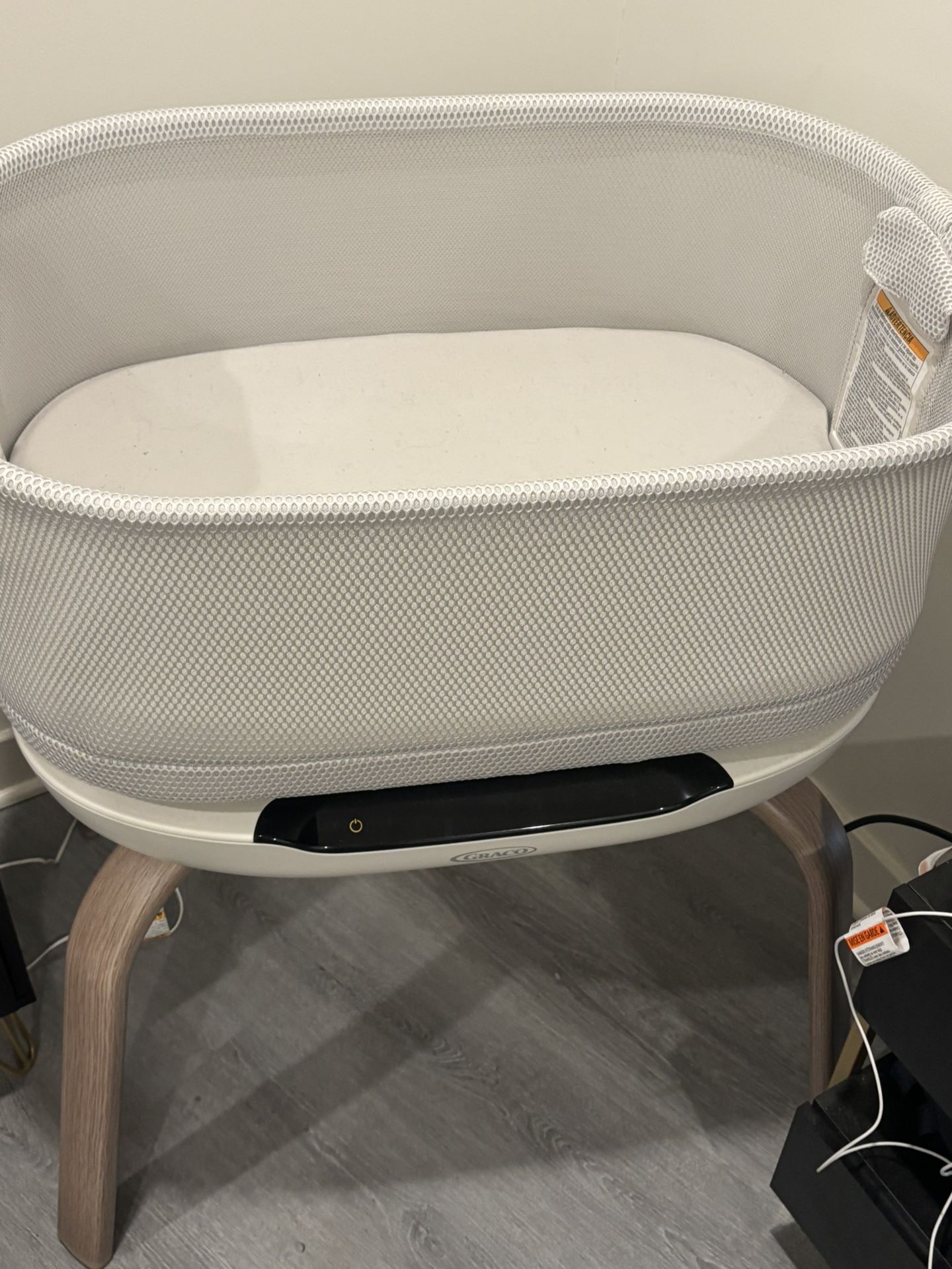 Graco smartSense Soothing Bassinet