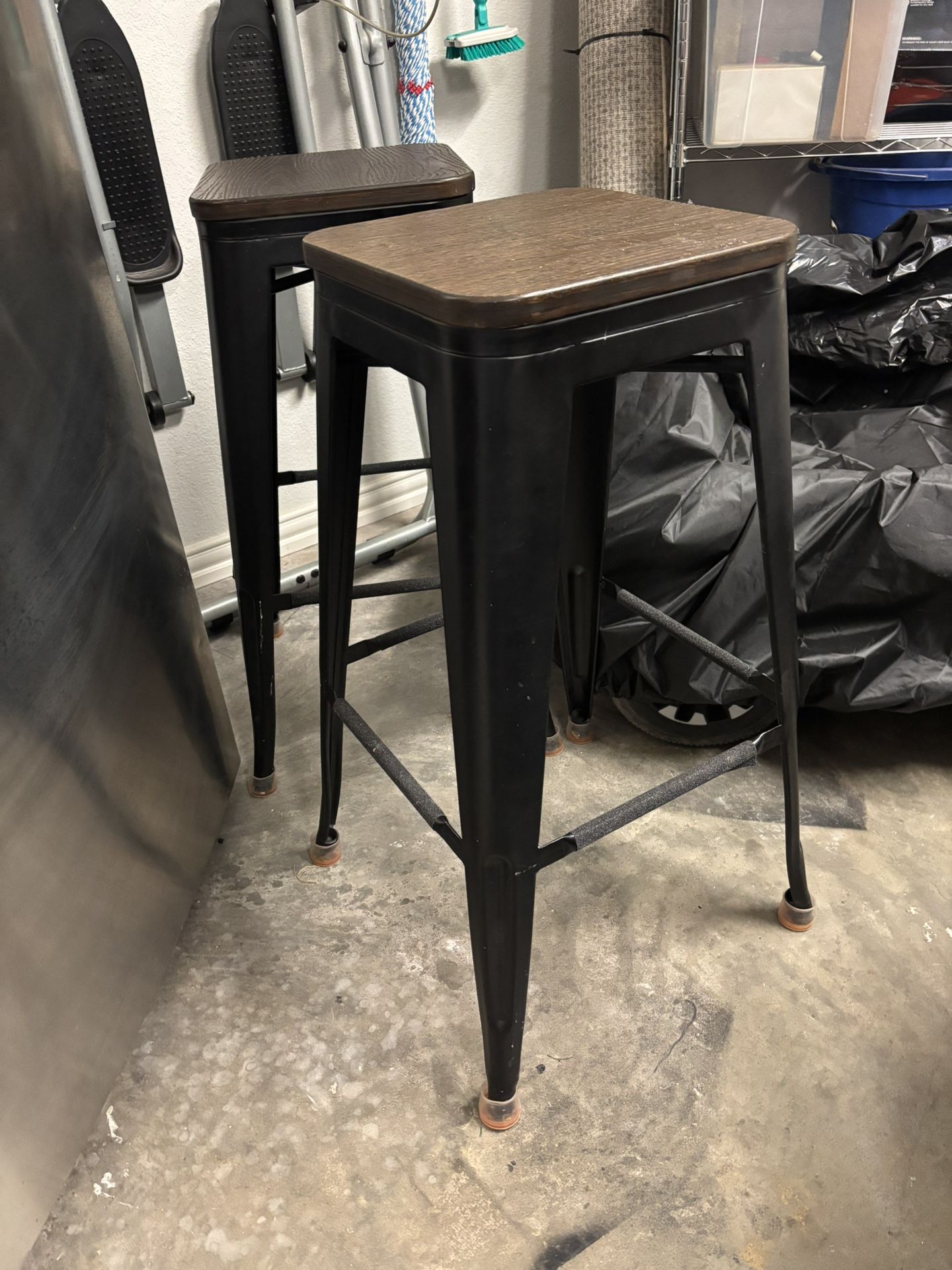 2 Stools