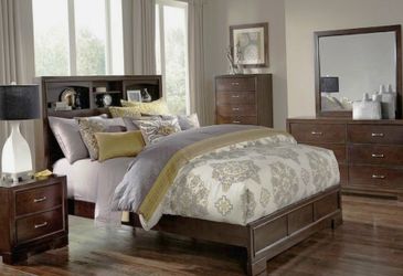 American Queen Bedroom Group - Walnut