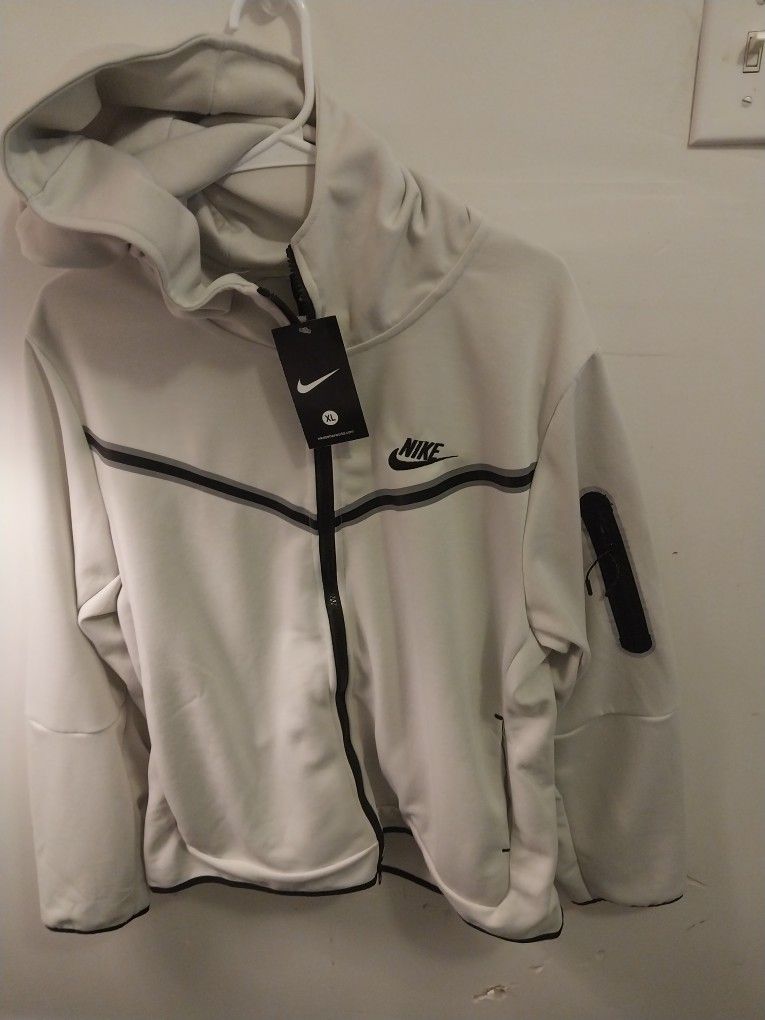 Extra large
Nike Jackets One gray one black