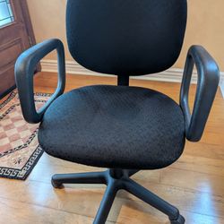 Adjustable Office Chair With Wheels 