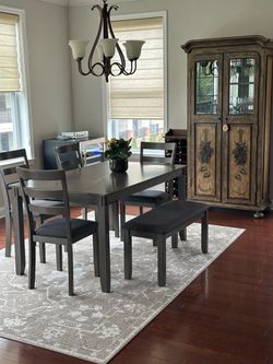 Complete Living and Dining Rooms-9 Pieces