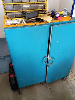 Metal 2 drawer tool cabinet