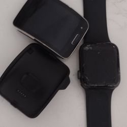 Samsung Smart Watch And Apple Watch