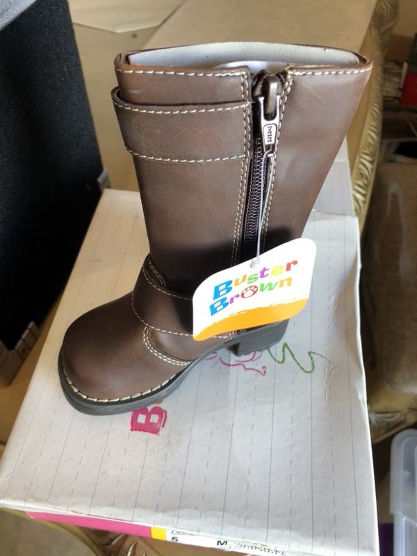 Buster brown kids size 5
