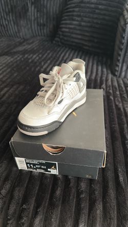 Jordan 4s