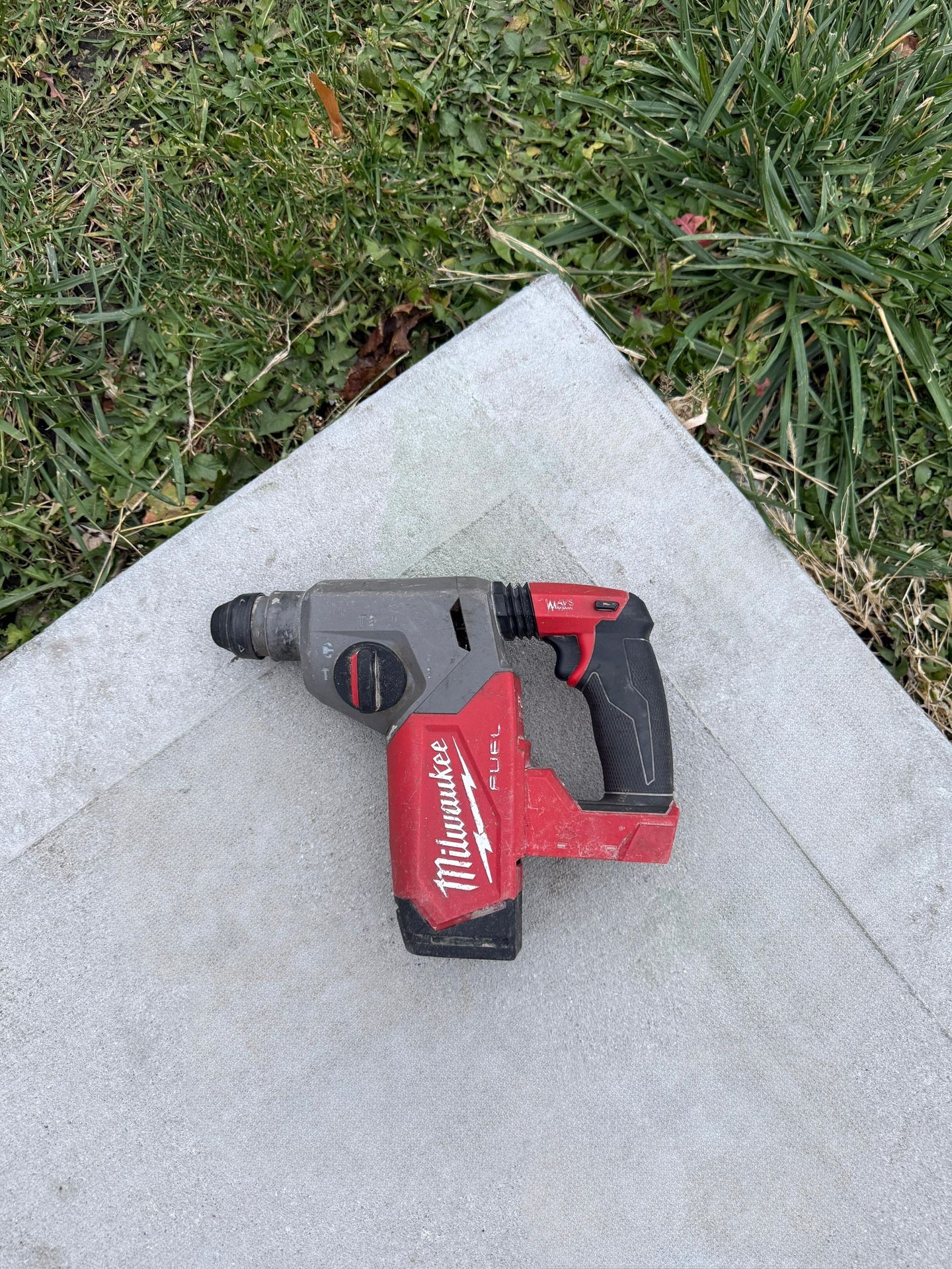 M18 FUEL 18V Lithium-Ion Brushless Cordless 1 in. SDS-Plus Rotary Hammer (Tool-Only)