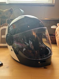 Motorcycle helmet