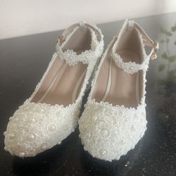 Woman’s Crystal Queen Wedges/Pumps Pearl, Lace trim 5,1/2(36)4.5”Heel Ht