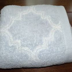 Garnet Hill 100% Cotton Aqua/White 2 Hand Towels.  Size 18”x30” Made In Brazil 