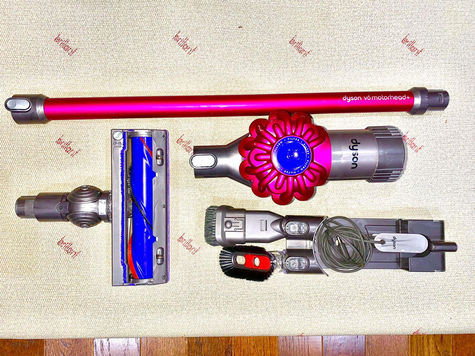 Dyson V6 - As New Used Condition 