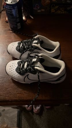 Kids Nike fast attack cleats