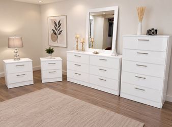 Dresser Whit Mirror,  Chest And 2 Nightstands  - Cómoda Con Espejo,  Gavetero Y 2 Mesitas de noche