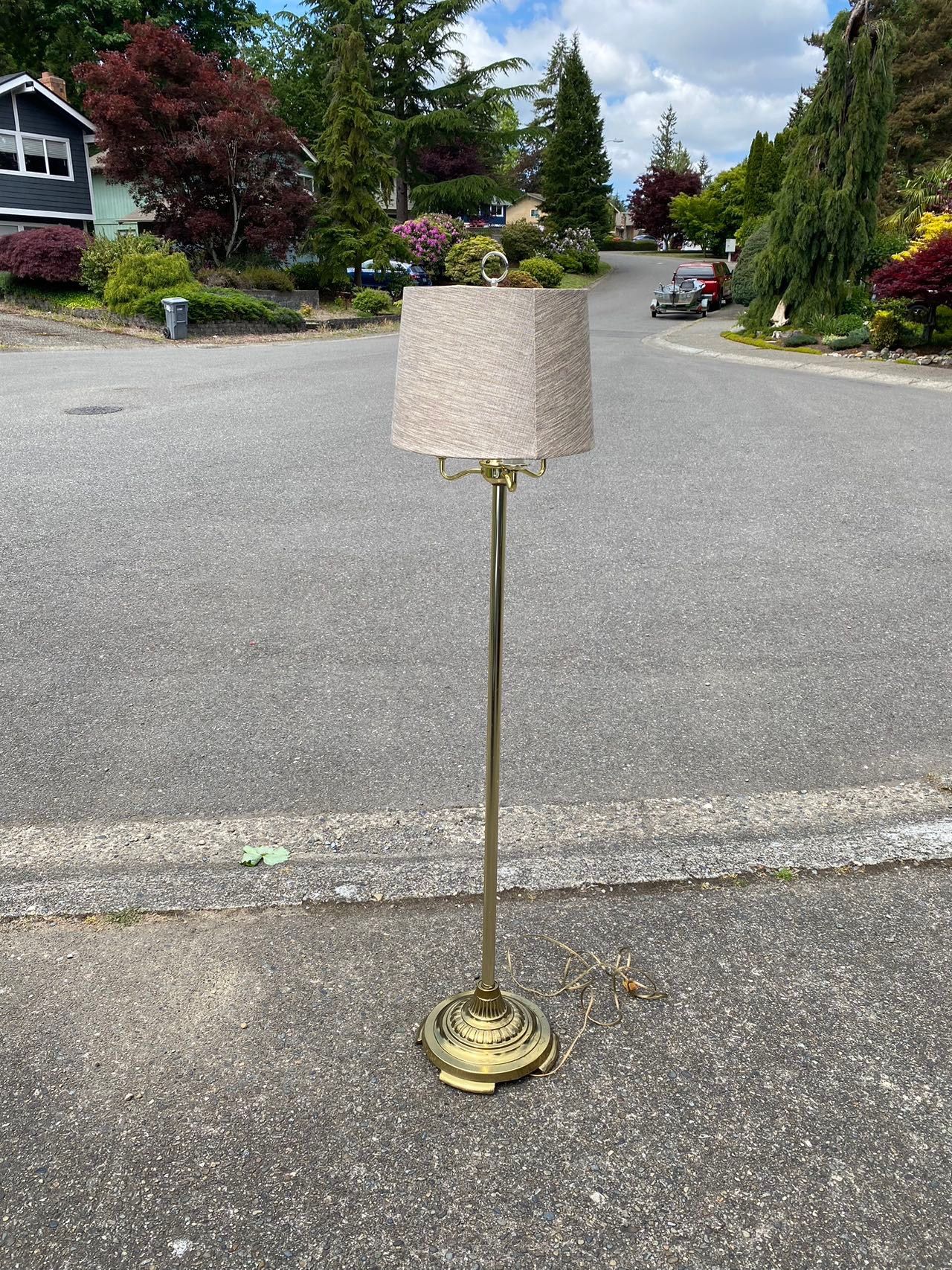 Floor lamp