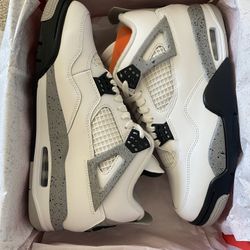Jordan 4 White Cement Size 9.5