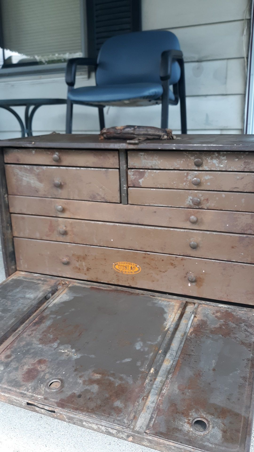 Antique Approved Dunlap Tools metal tool box for machinist in perfect condition with lock only 40$