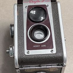 Vintage Collectible Made In The USA  Duaflex Kodak Camera Kodet Lens. 