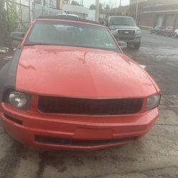 PARTING 2005 FORD MUSTANG