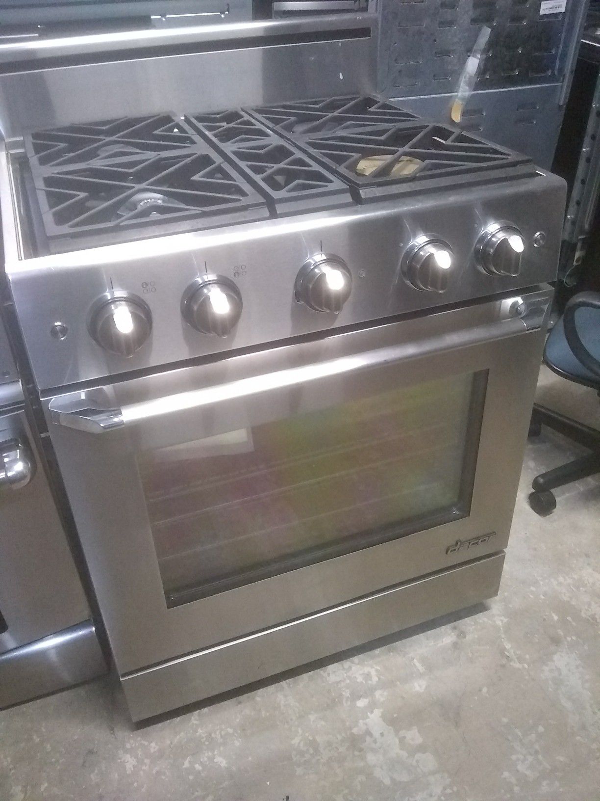 Dacor stainless steel kitchen and home appliances stove