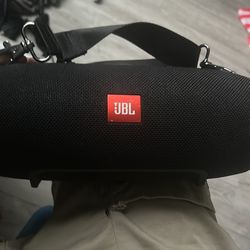 JBL  XTREME