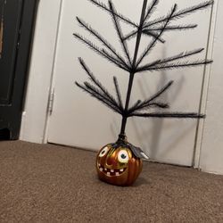 VINTAGE RADKO HALLOWEEN FEATHER TREE. HANG YOUR SPOOKY ORNAMENTS ON 