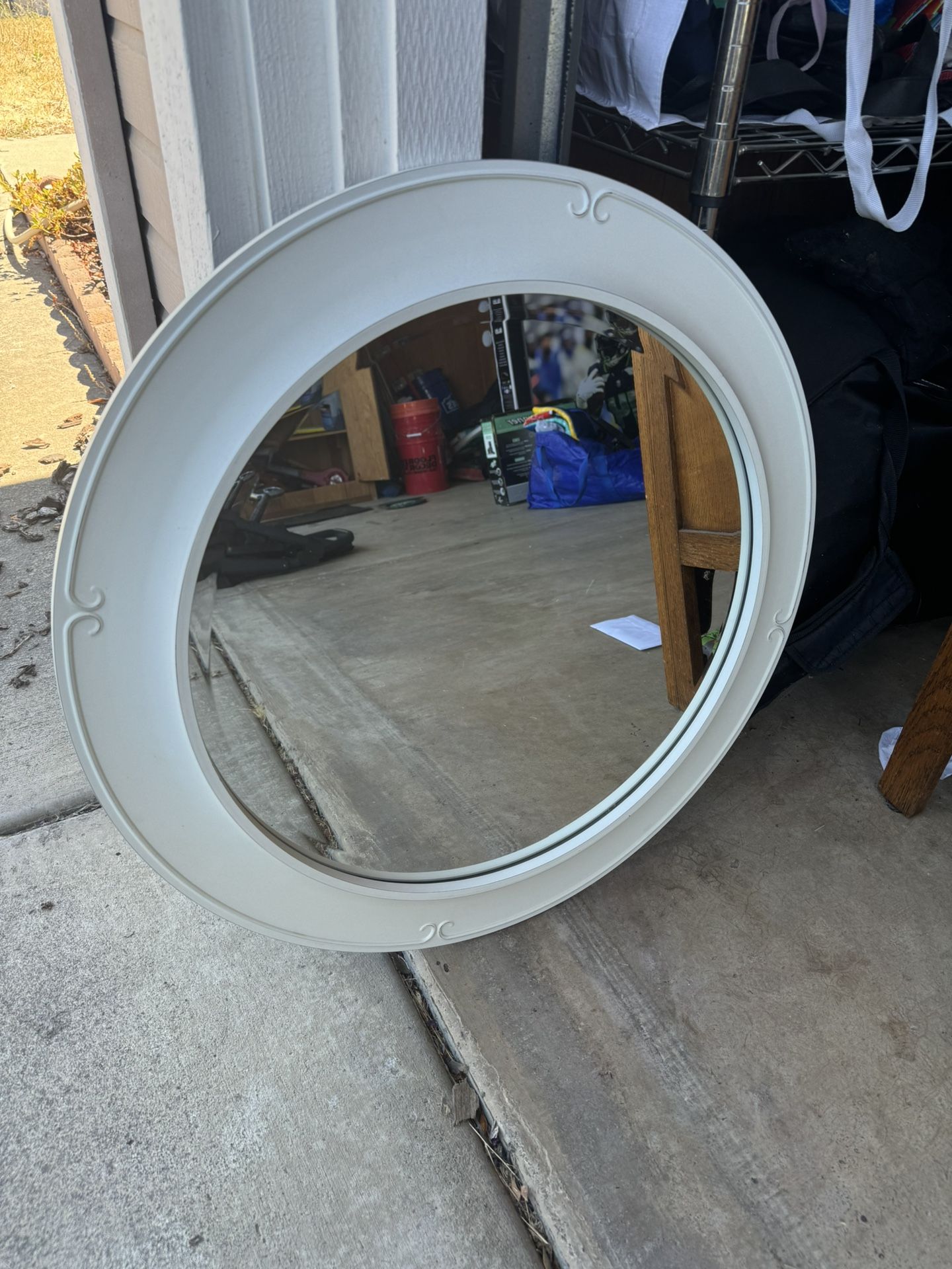 Round Mirror