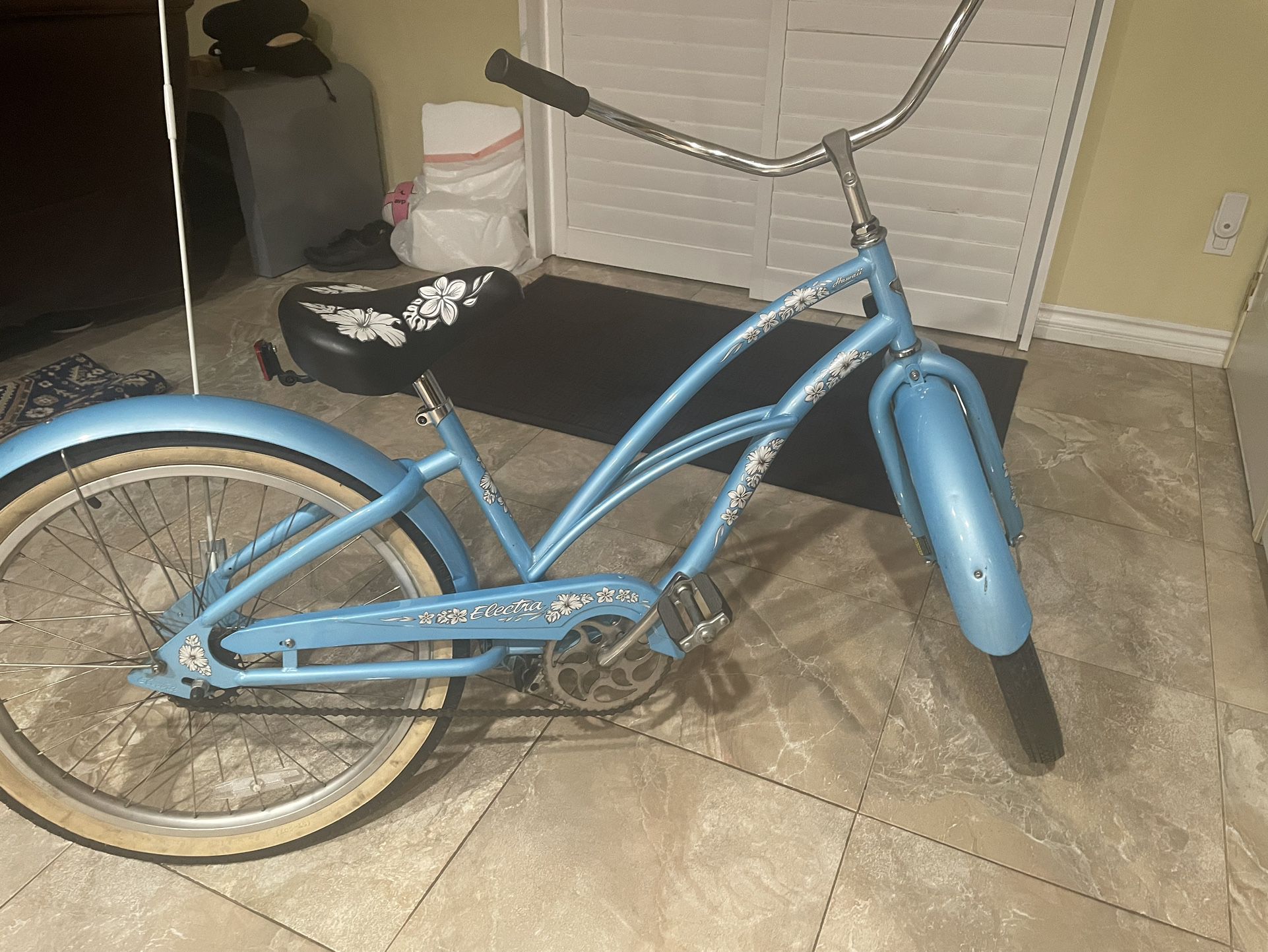 Bike - GREAT CONDITION HARDLY USED