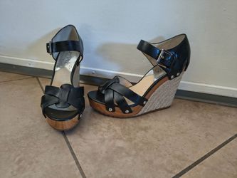Platform ankle strap wedge size 6