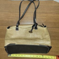 REACTION Kenneth Cole purse handbag. Tan Straw Material vintage