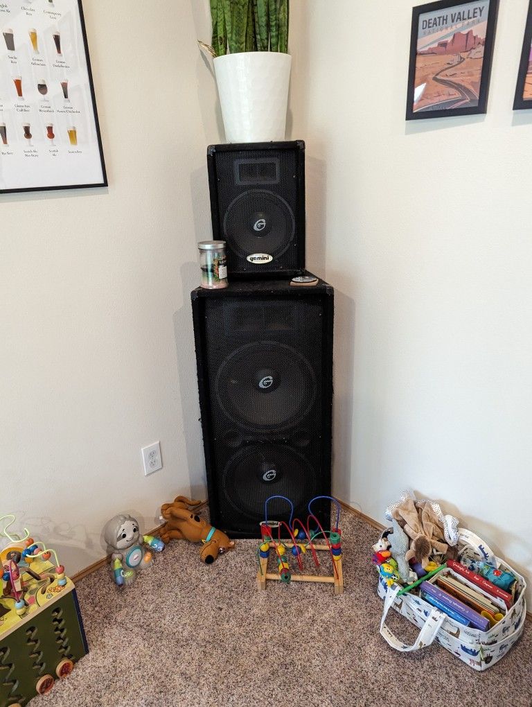 Speakers/ Old Dj Equipment 