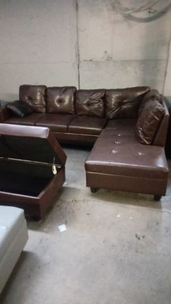 BRAND NEW SECTIONAL COUCH WITH STORAGE OTTOMAN