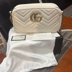 Gucci Marmont Matelasse Camera Bag 