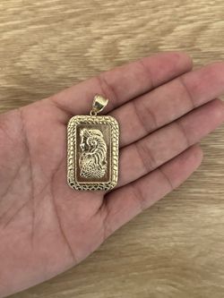 10k gold lady fortuna pendant