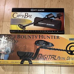 Bounty Hunter Lone Star Metal Detector & Case