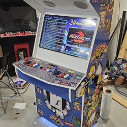 Full size arcade 32 inch screen 29,000 games with coin door