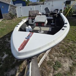 YarCraft Boat 18ft