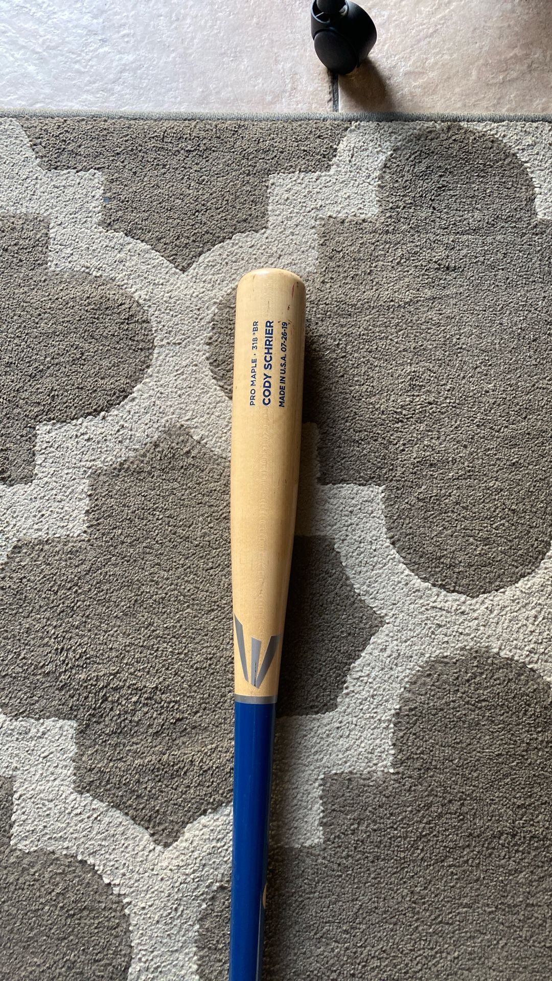 Easton Wooden Baseball Bat Size 33” Pro Maple