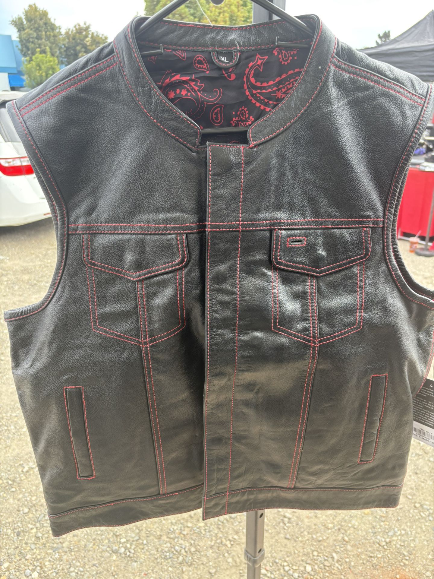 Men’s Leather Vest (XL-Brand New)