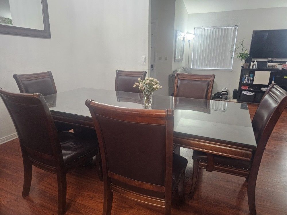 Solid Wood Dinning Table