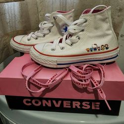 Hello Kitty Converse
