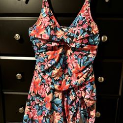 New. Women’s Size XL Floral Swimsuit Dress 