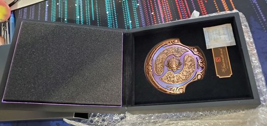 Dota 2 Championship Shield