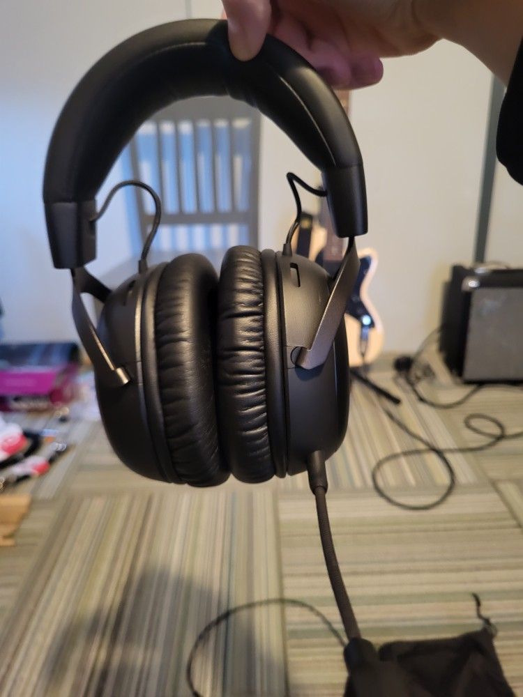 HyperX Cloud III Wireless - Gaming Headset
