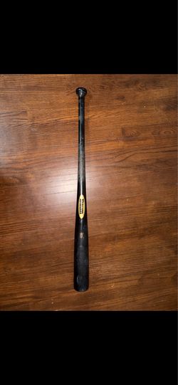 Louisville slugger wood bat (33inch)