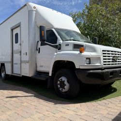 2004 Chevrolet C5500  Duramax With Lift Gate 
