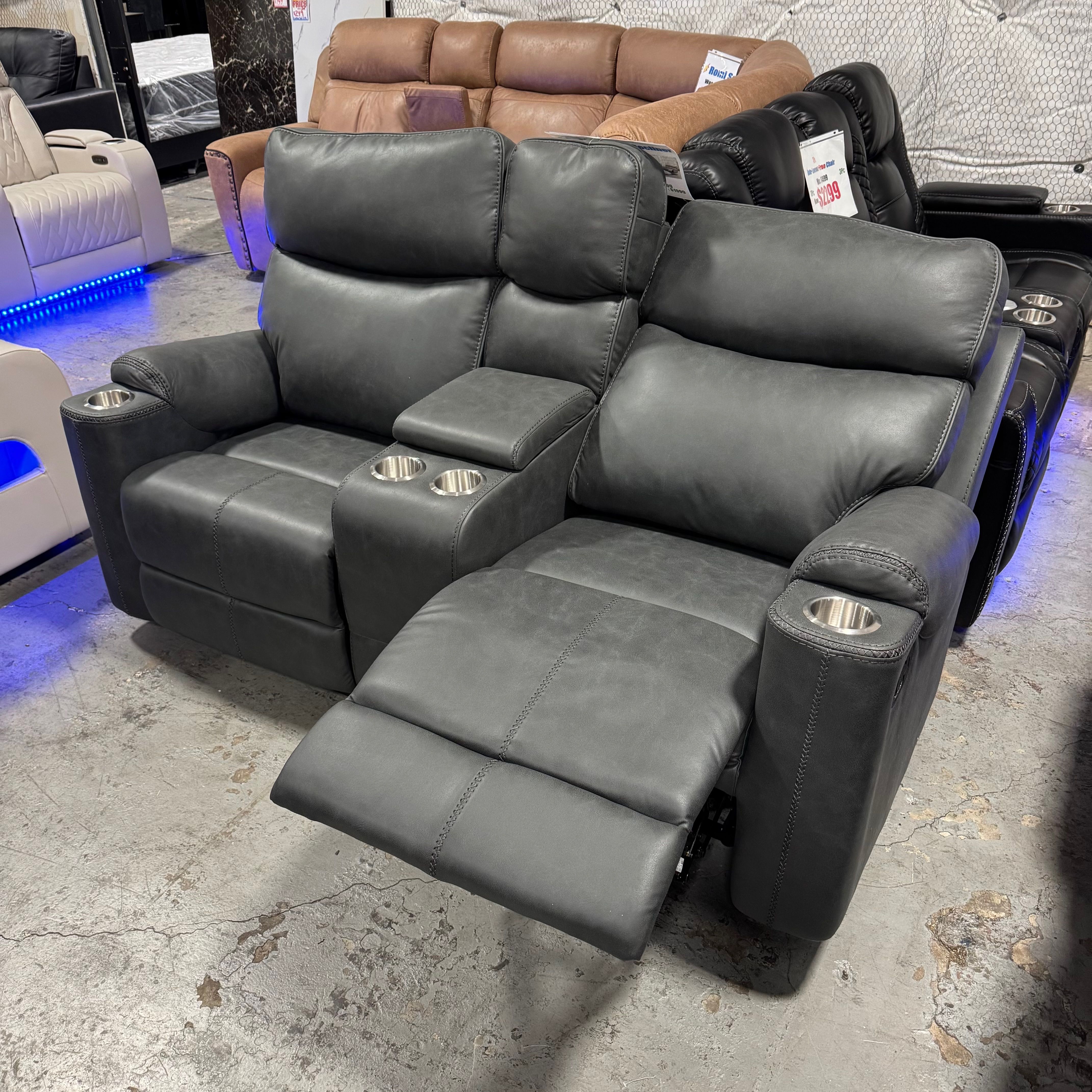 LOVESEAT (couch, sofa) !!NO CREDIT NEEDED !! TAKE IT HOME TODAY!! 🚛 SAME DAY DELIVERY AVAILABLE 🚚 Se Habla Español