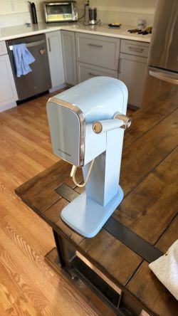Sodastream sparkling water & soda maker