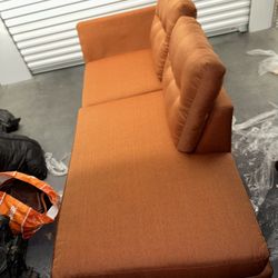 Couch and Love Seat. 2 Piece Set great Condition. 